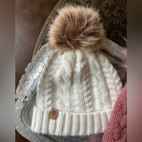 Lot of winter hats - NEED THEM GONE ASAP / will consider any offers - Picture 3 of 5